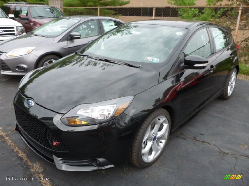 2013 Focus ST Hatchback - Tuxedo Black / ST Smoke Storm Recaro Seats photo #5