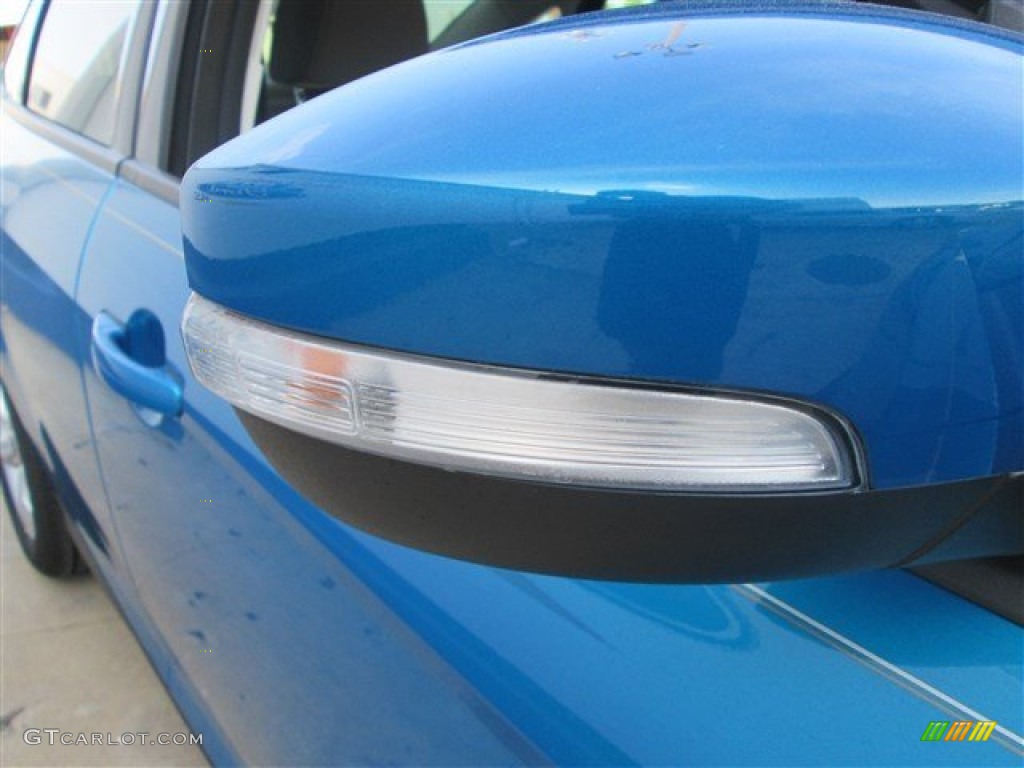2013 Focus SE Sedan - Blue Candy / Medium Light Stone photo #8