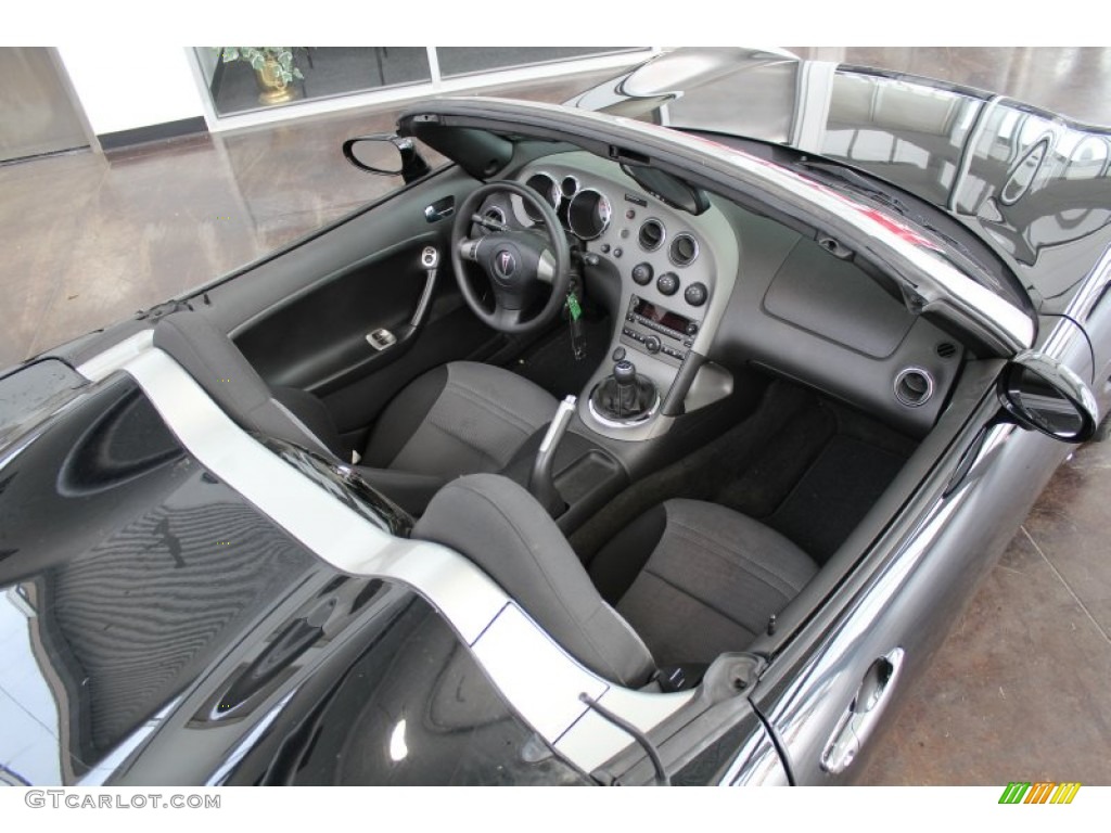 Ebony Interior 2009 Pontiac Solstice Roadster Photo #82911682