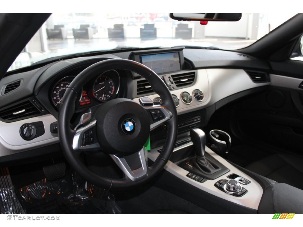 2011 BMW Z4 sDrive30i Roadster Black Dashboard Photo #82914600