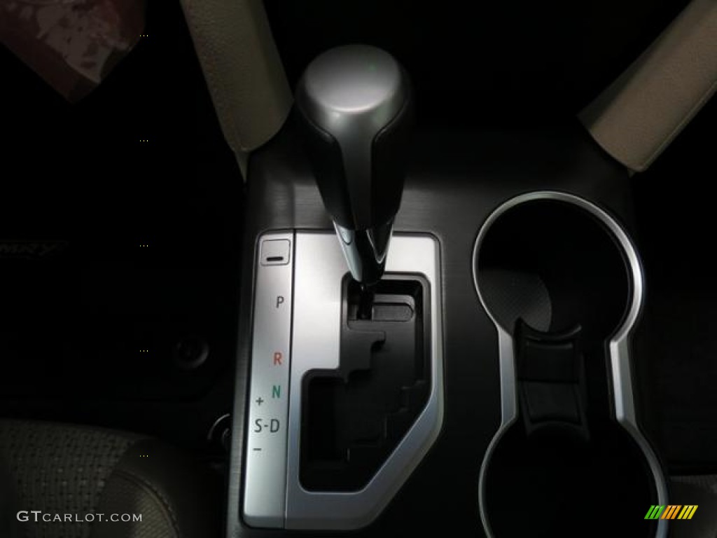 2013 Camry LE - Attitude Black Metallic / Ivory photo #13
