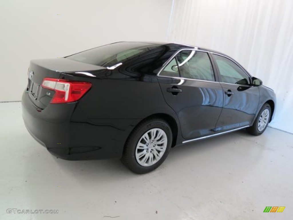 2013 Camry LE - Attitude Black Metallic / Ivory photo #17
