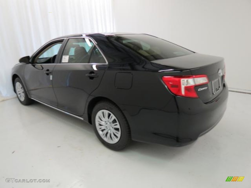 2013 Camry LE - Attitude Black Metallic / Ivory photo #19