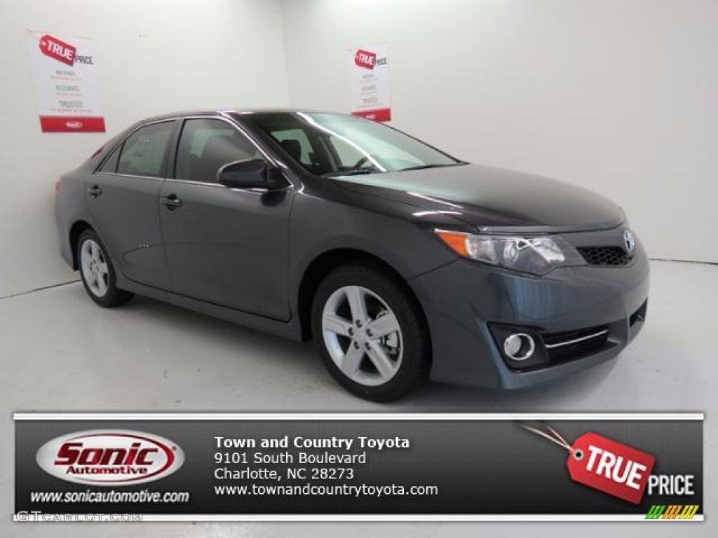 2013 Camry SE - Magnetic Gray Metallic / Black photo #1