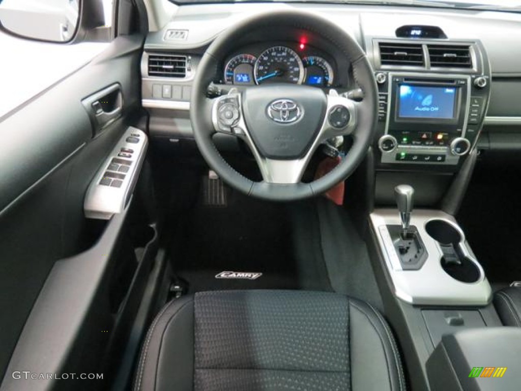 2013 Camry SE - Magnetic Gray Metallic / Black photo #5