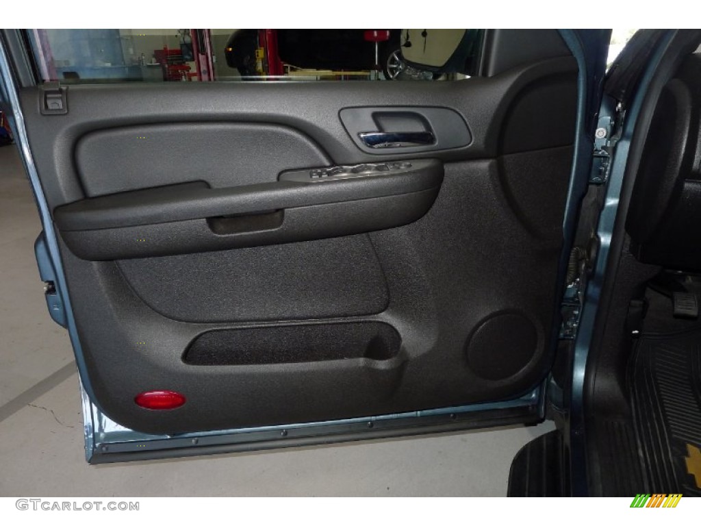 2009 Chevrolet Suburban LS Door Panel Photos