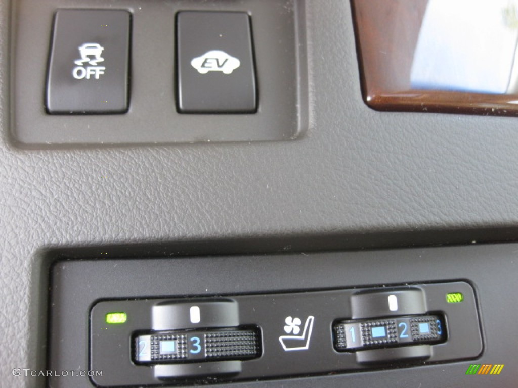 2013 Lexus RX 450h Controls Photo #82924621
