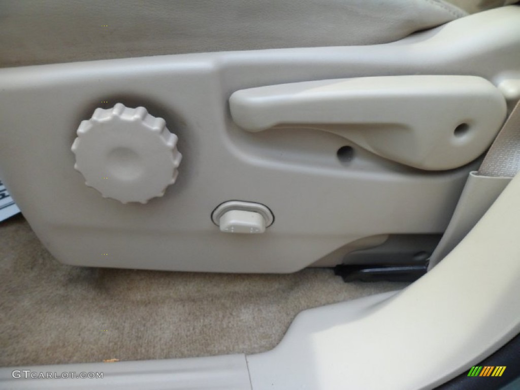 2004 Buick Rendezvous Ultra AWD Controls Photo #82928715