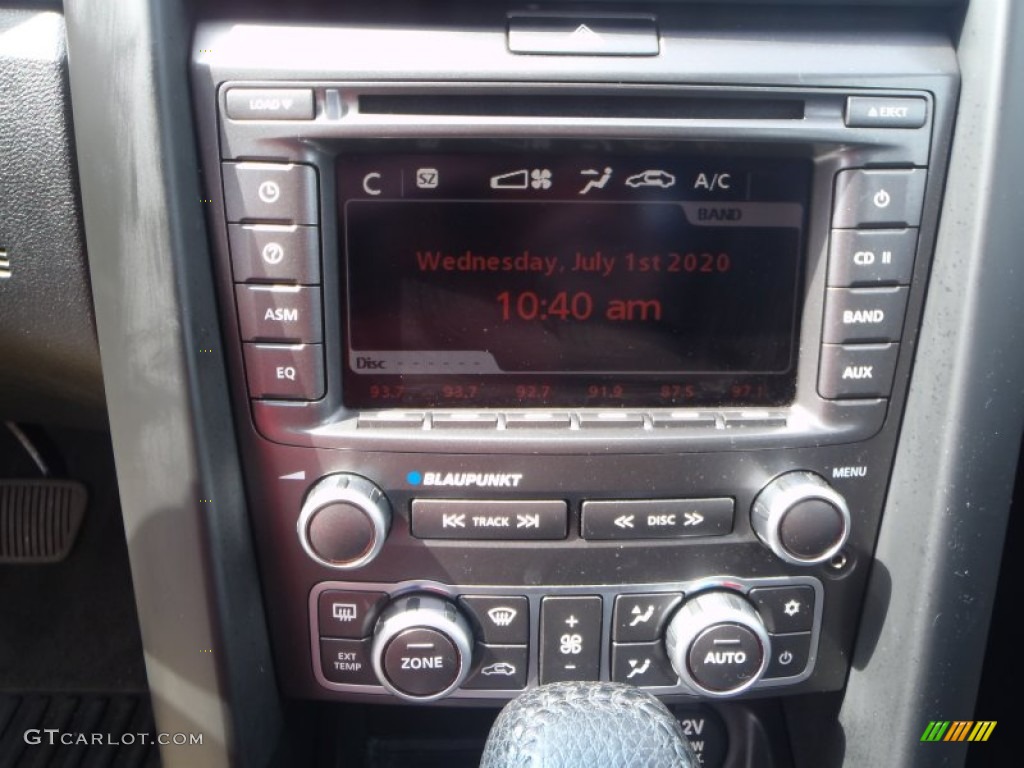 2009 Pontiac G8 Sedan Controls Photo #82930942