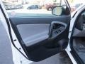Super White - RAV4 I4 Photo No. 10