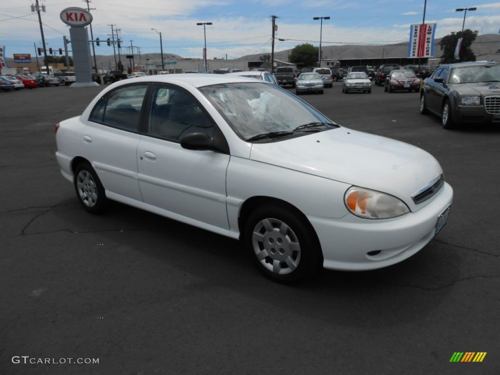 2002 Rio Sedan - Polar White / Gray photo #4