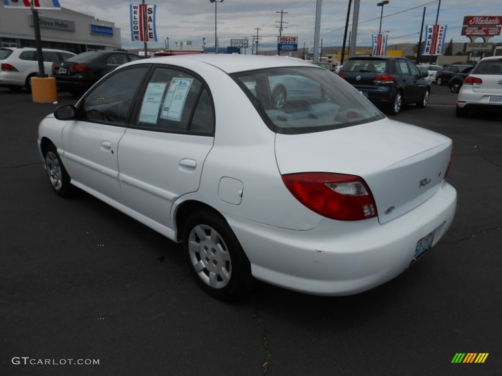 2002 Rio Sedan - Polar White / Gray photo #8