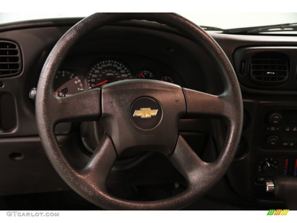 2005 Chevrolet TrailBlazer LS 4x4 Light Cashmere/Ebony Steering Wheel Photo #82939443
