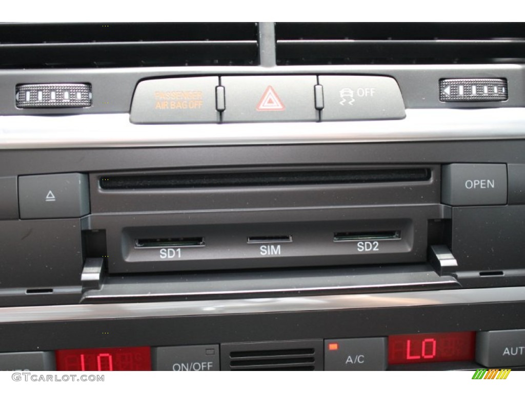2013 Audi Q5 3.0 TFSI quattro Audio System Photos