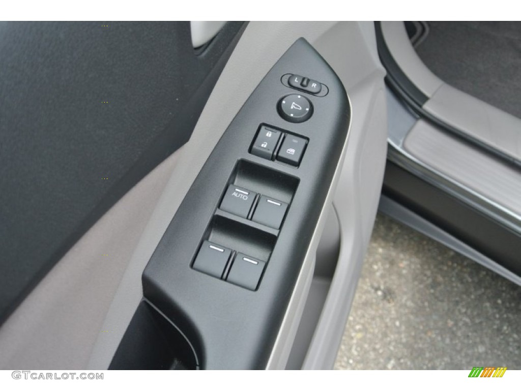 2012 Honda CR-V EX Controls Photo #82943192