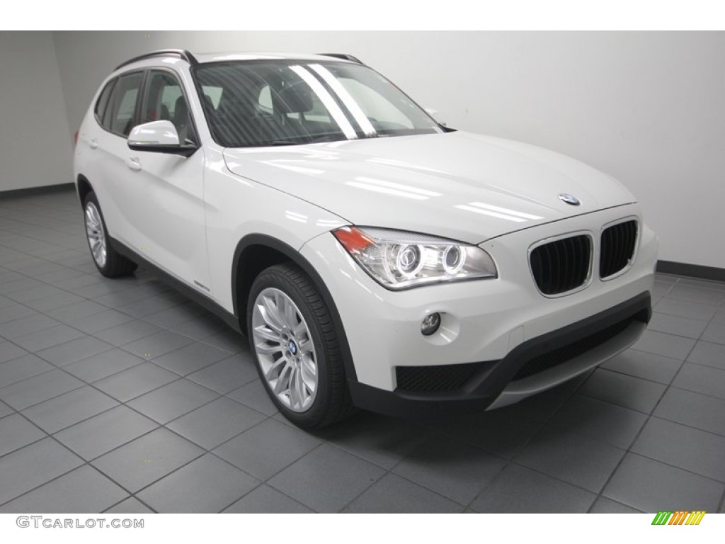 Alpine White BMW X1