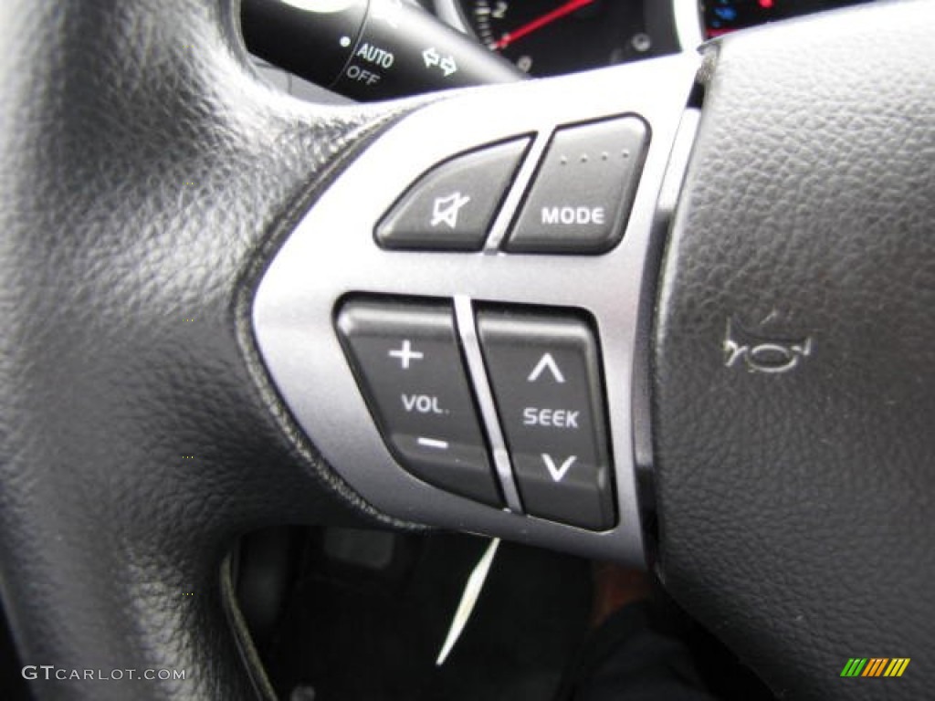 2011 Suzuki Grand Vitara Premium 4x4 Controls Photo #82946593