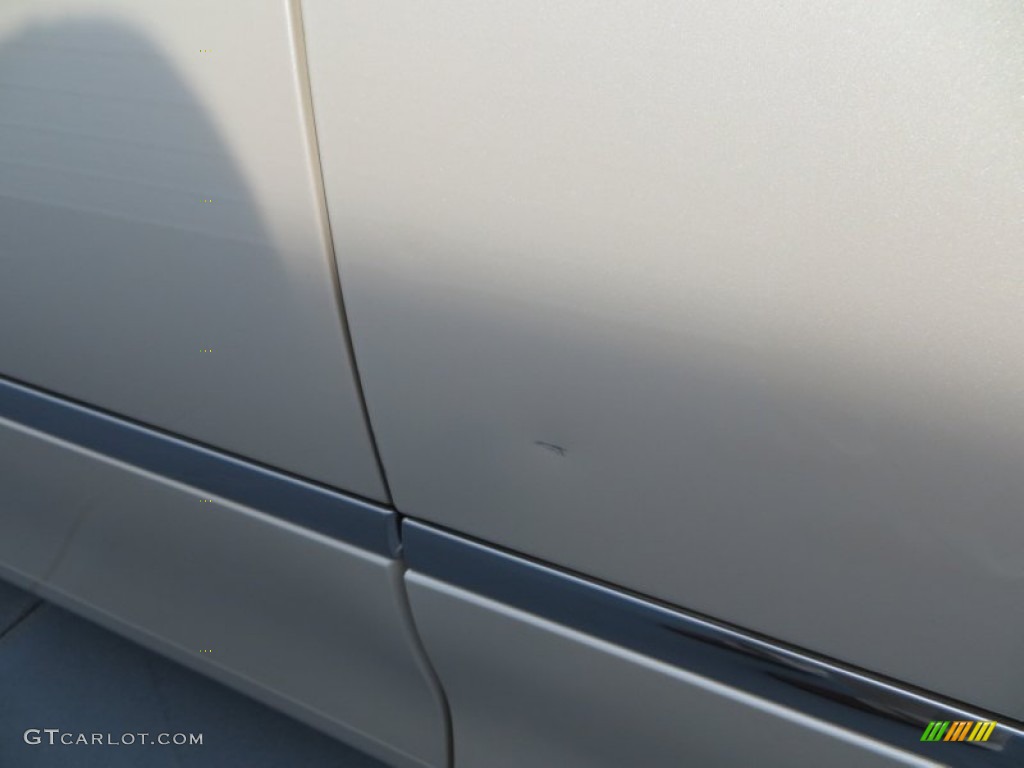 2002 Town Car Cartier - Ivory Parchment Pearl / Light Parchment photo #15