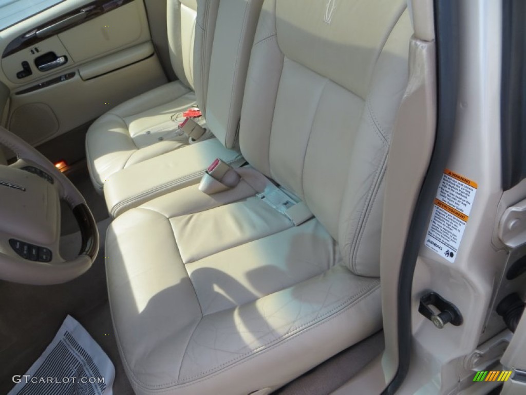 2002 Town Car Cartier - Ivory Parchment Pearl / Light Parchment photo #30