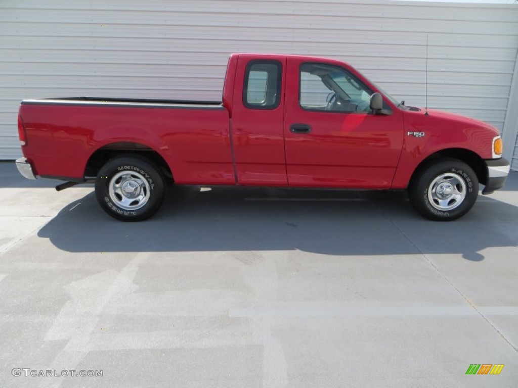 2004 F150 XL Heritage SuperCab - Bright Red / Heritage Medium Parchment photo #3