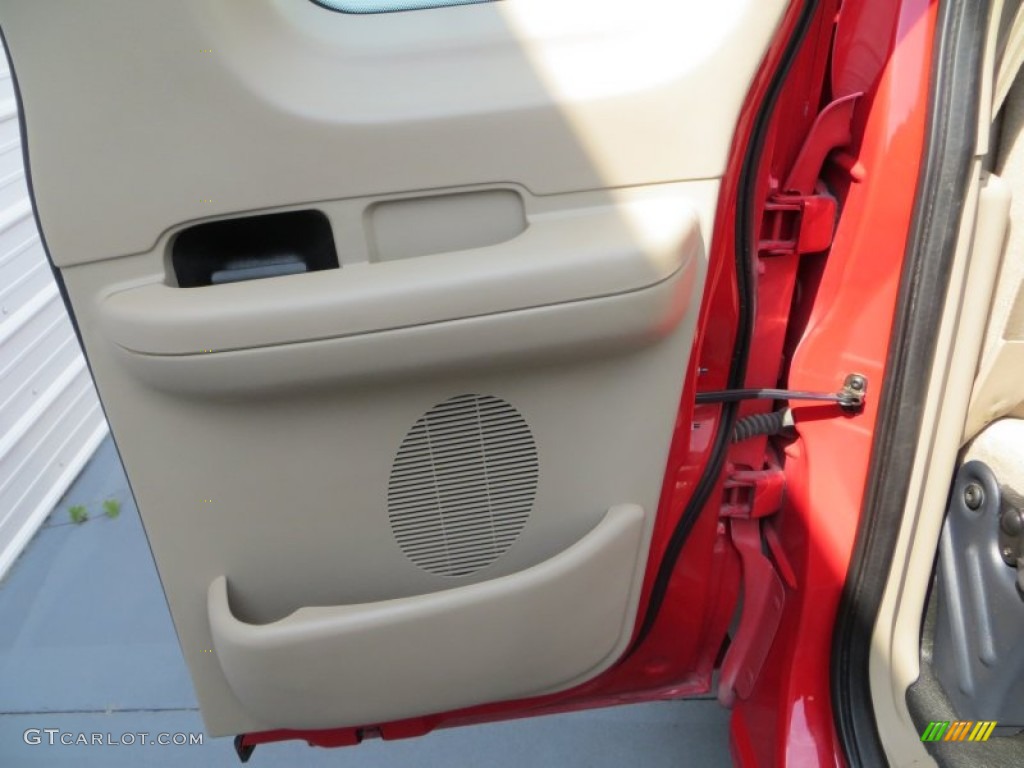2004 F150 XL Heritage SuperCab - Bright Red / Heritage Medium Parchment photo #27