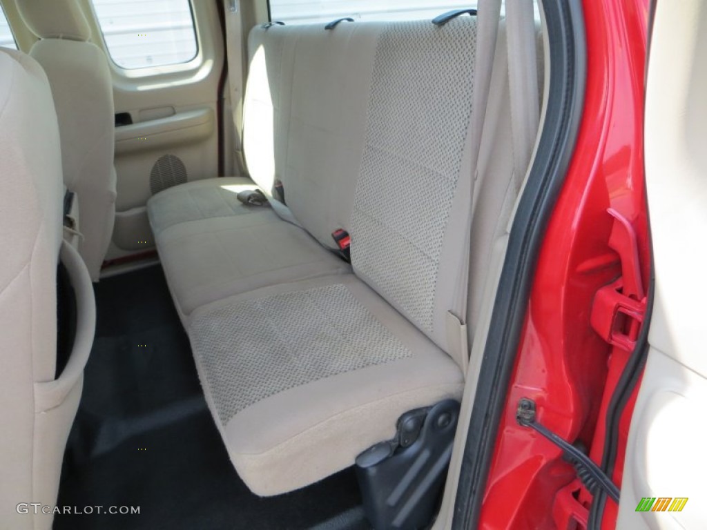 2004 F150 XL Heritage SuperCab - Bright Red / Heritage Medium Parchment photo #29