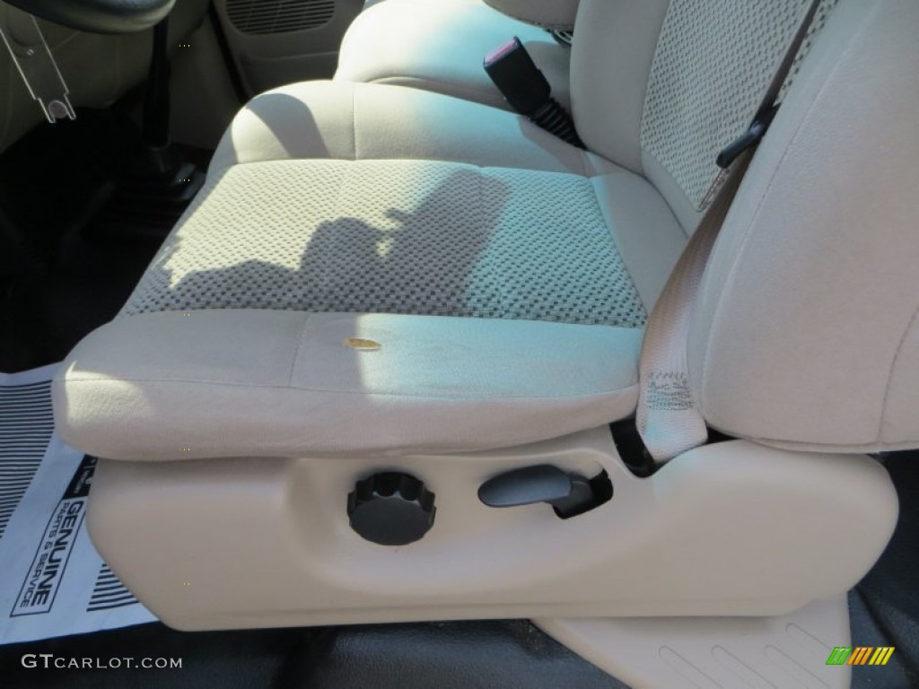 2004 F150 XL Heritage SuperCab - Bright Red / Heritage Medium Parchment photo #32