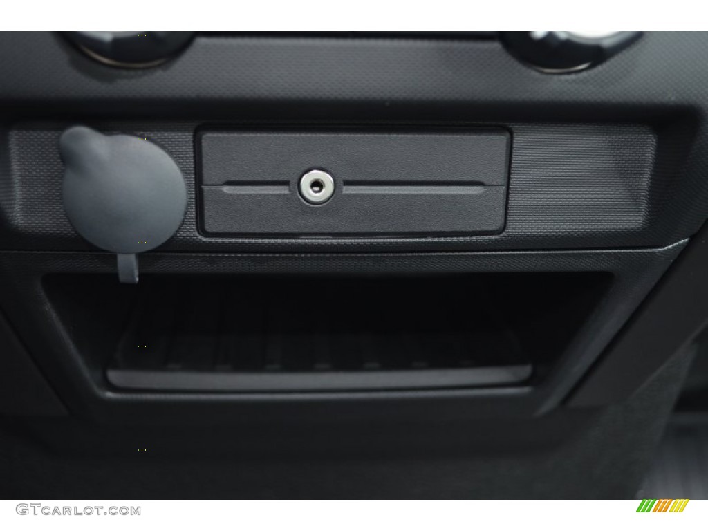 2013 F150 XL Regular Cab - Oxford White / Steel Gray photo #11