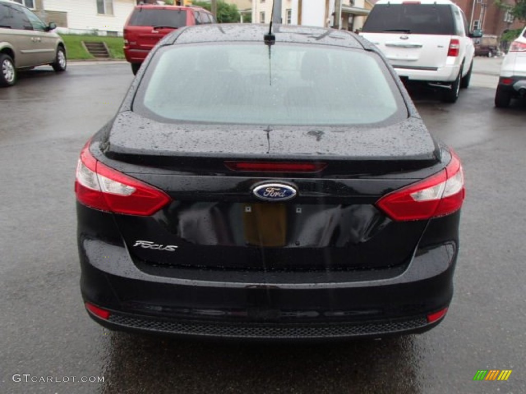 2013 Focus S Sedan - Tuxedo Black / Charcoal Black photo #6