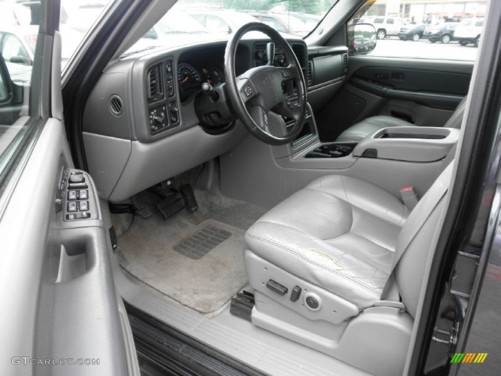 Gray/Dark Charcoal Interior 2003 Chevrolet Suburban 1500 LT 4x4 Photo #82952039