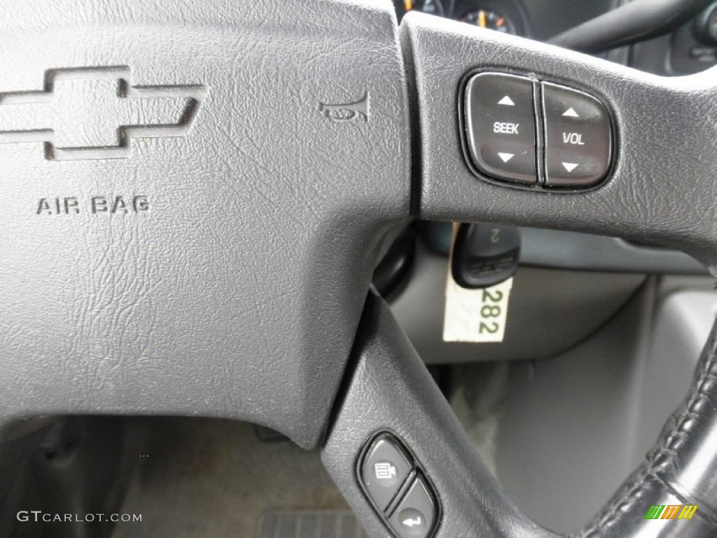 2003 Chevrolet Suburban 1500 LT 4x4 Controls Photo #82952146