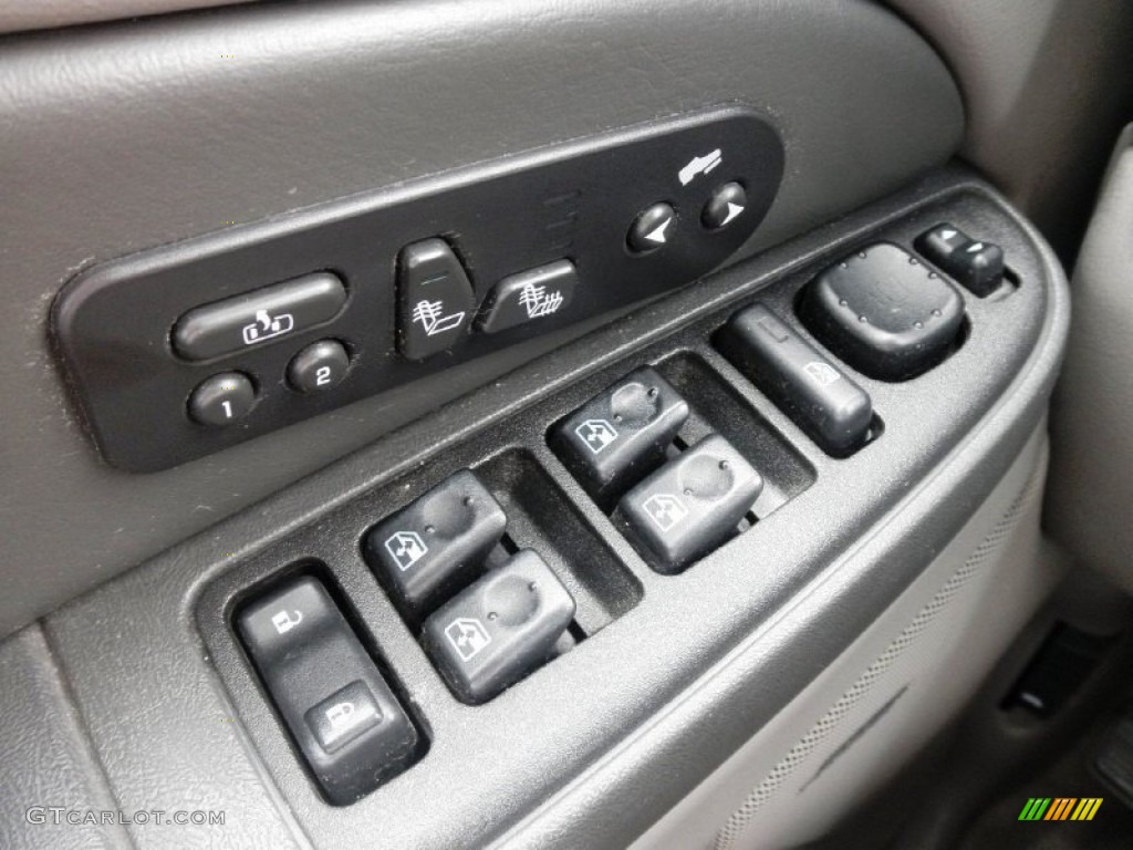 2003 Chevrolet Suburban 1500 LT 4x4 Controls Photo #82952245