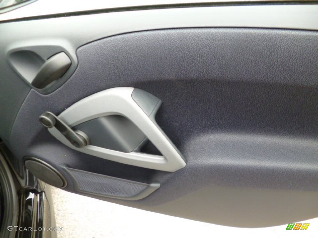 2013 Smart fortwo pure coupe Plain Black Door Panel Photo #82952656
