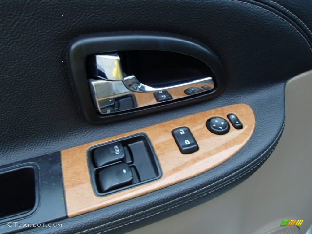 2007 Saturn Relay 3 Controls Photo #82954900