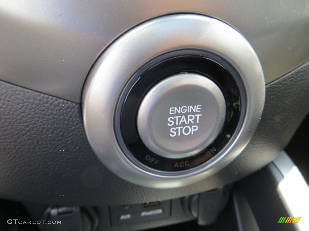 2013 Hyundai Veloster Standard Veloster Model Controls Photo #82955434