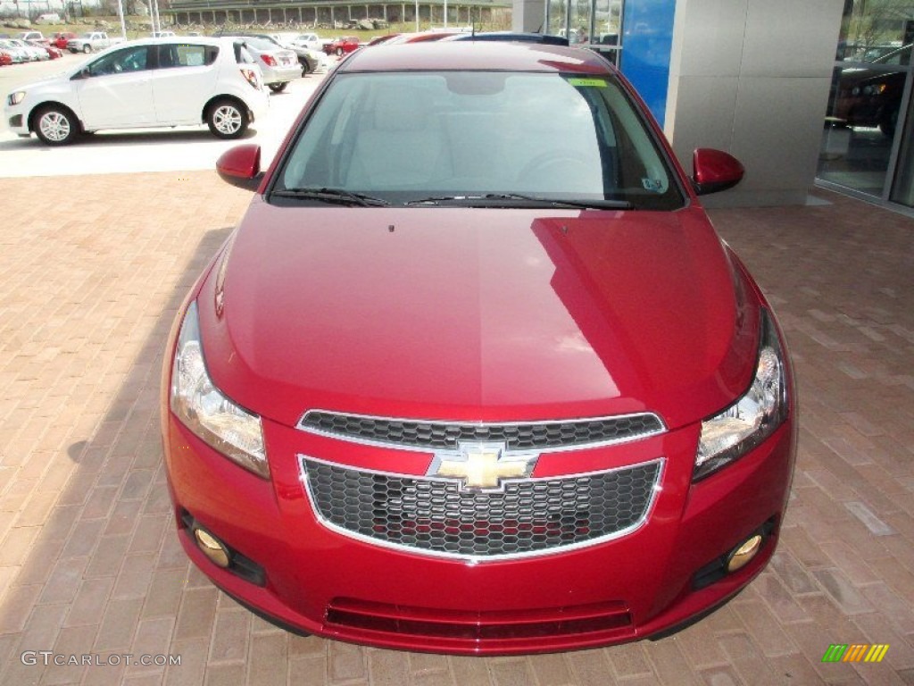 2013 Cruze LT - Crystal Red Metallic Tintcoat / Medium Titanium photo #15