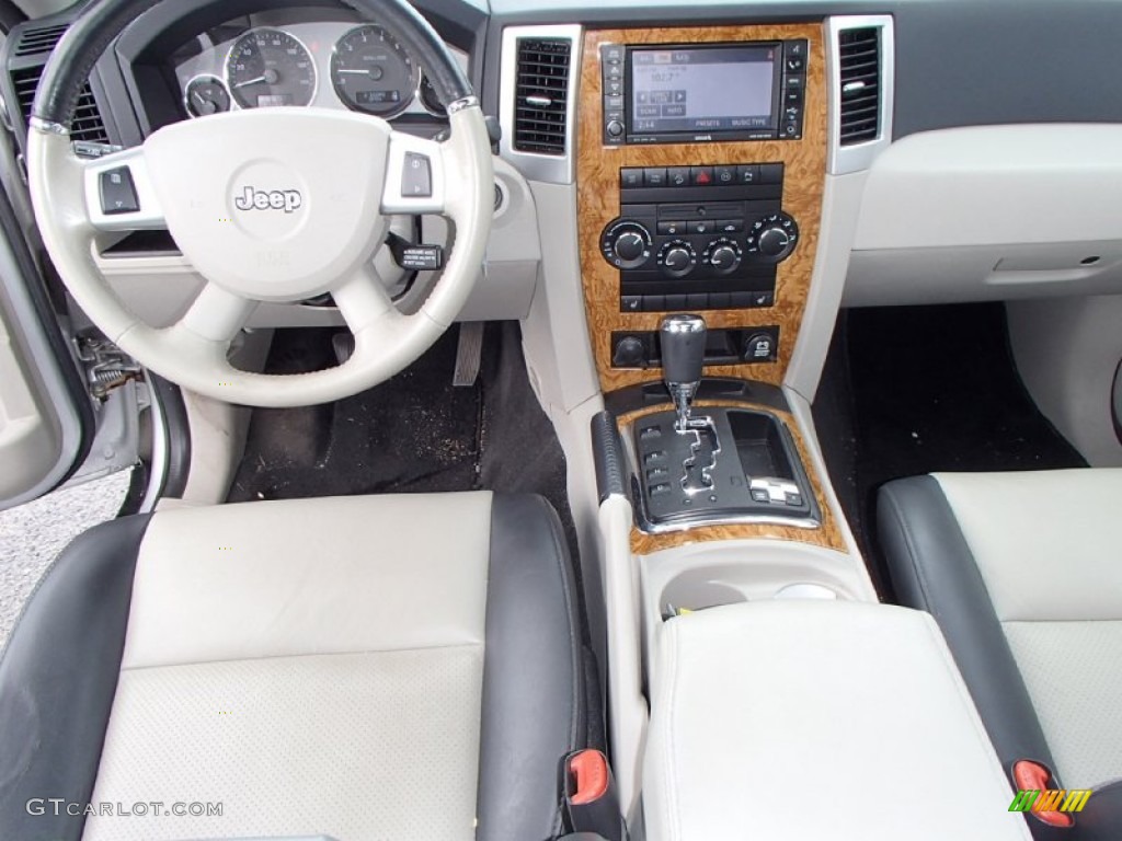 2008 Grand Cherokee Limited 4x4 - Bright Silver Metallic / Dark Slate Gray/Light Graystone photo #12