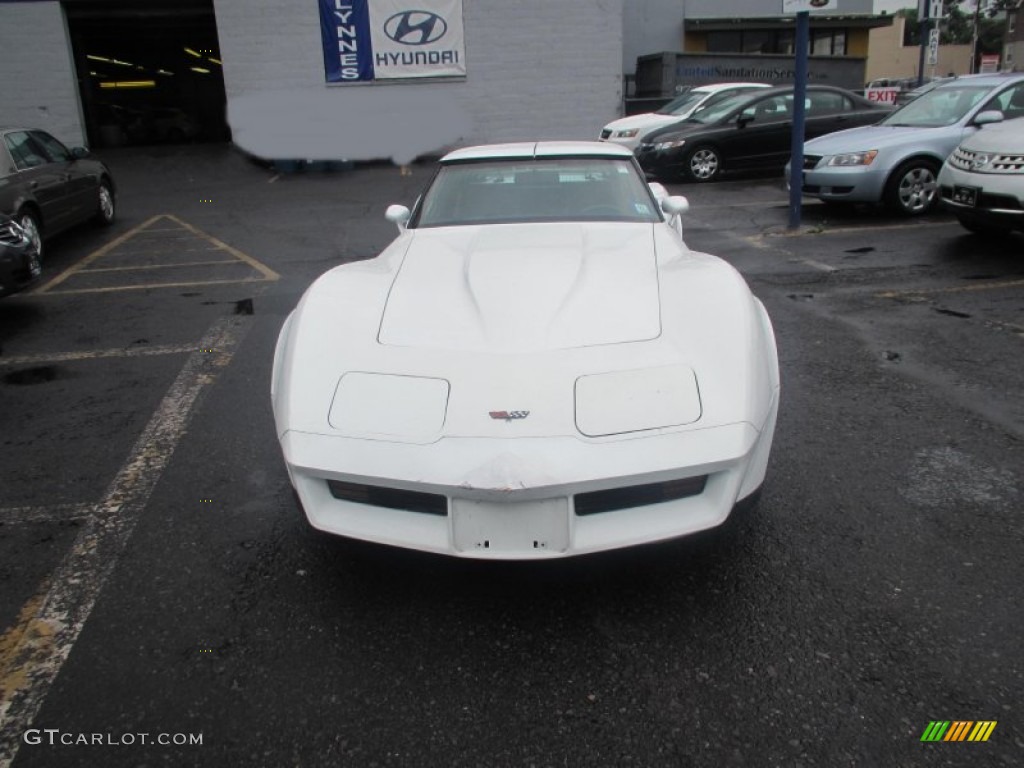 1982 Corvette Coupe - White / Dark Red photo #10