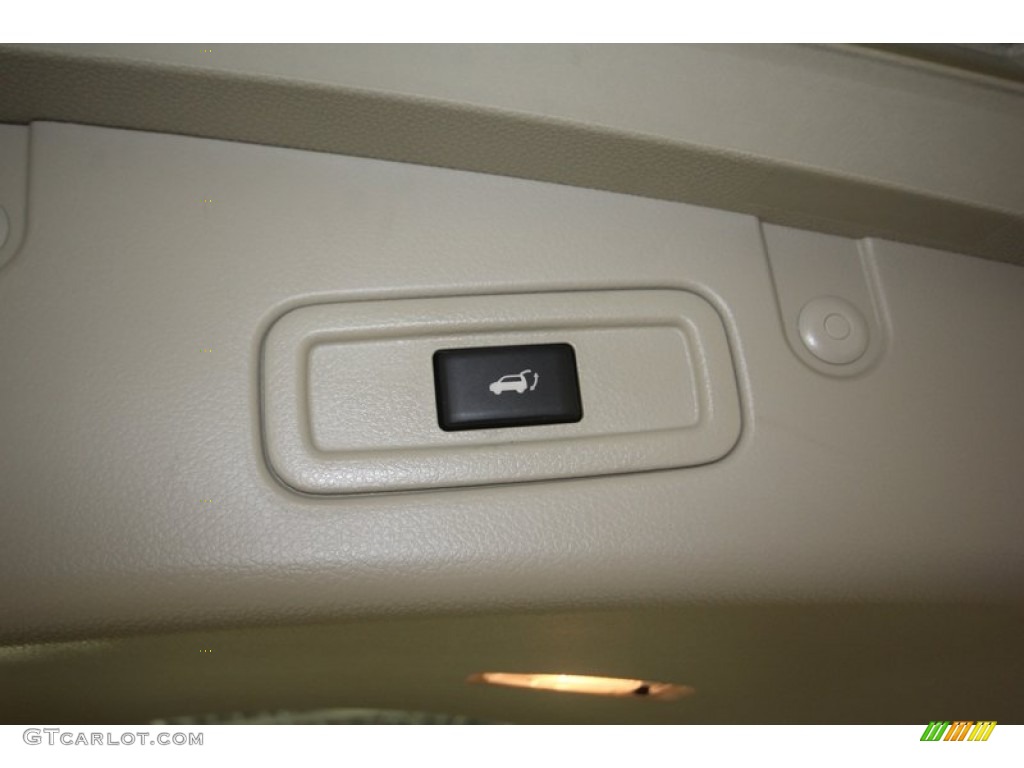 2012 Murano LE Platinum Edition - Pearl White / Beige photo #42