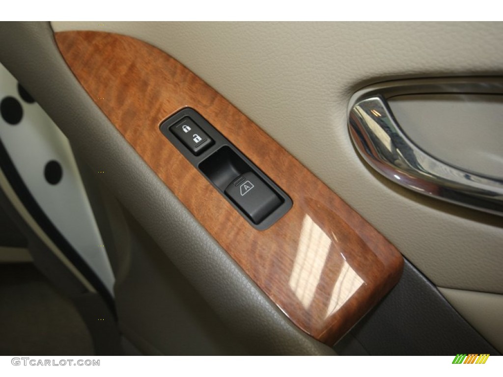 2012 Murano LE Platinum Edition - Pearl White / Beige photo #50