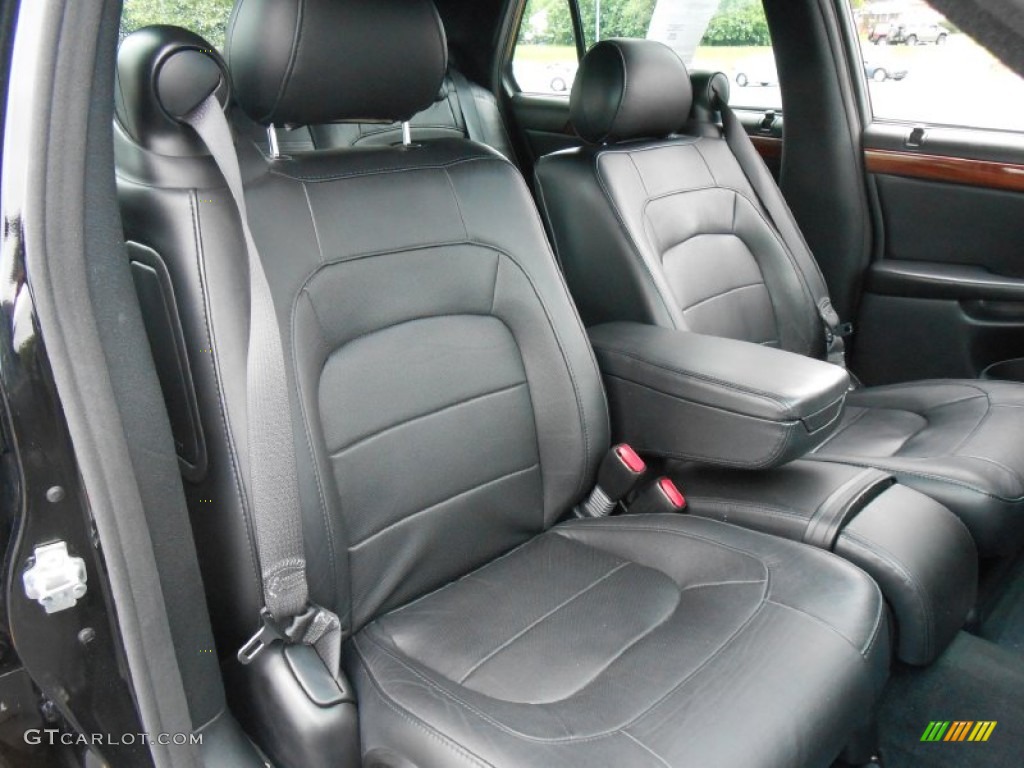 Black Interior 2005 Cadillac DeVille Sedan Photo #82964083
