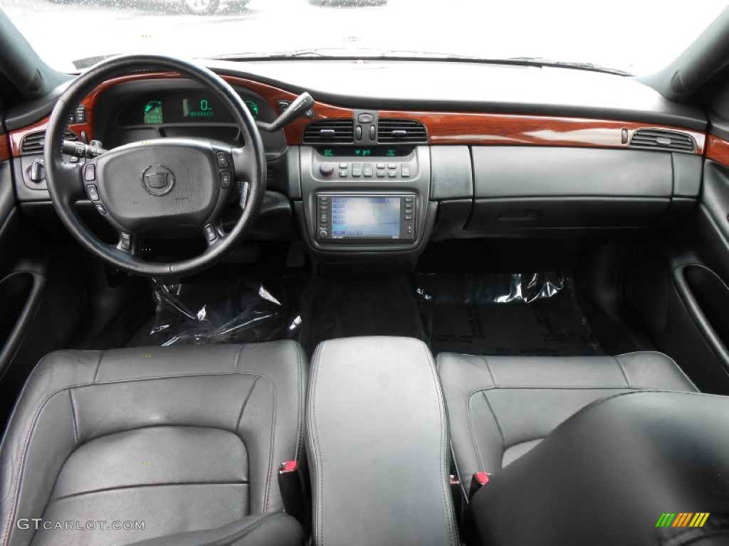 2005 Cadillac DeVille Sedan Black Dashboard Photo #82964146
