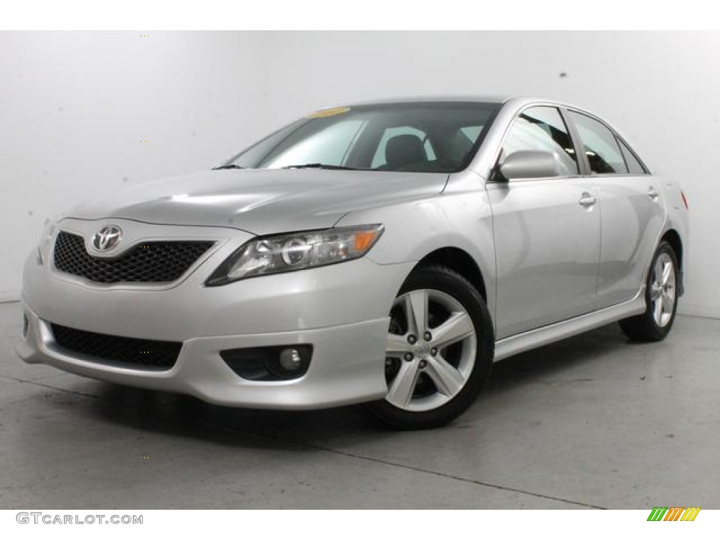 2011 Camry SE V6 - Classic Silver Metallic / Dark Charcoal photo #1