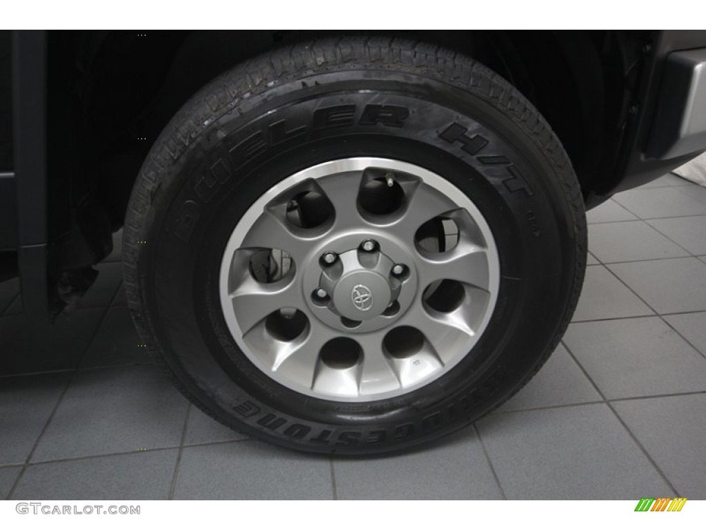 2011 Toyota FJ Cruiser 4WD Wheel Photos