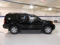 Super Black - Pathfinder SE 4x4 Photo No. 4