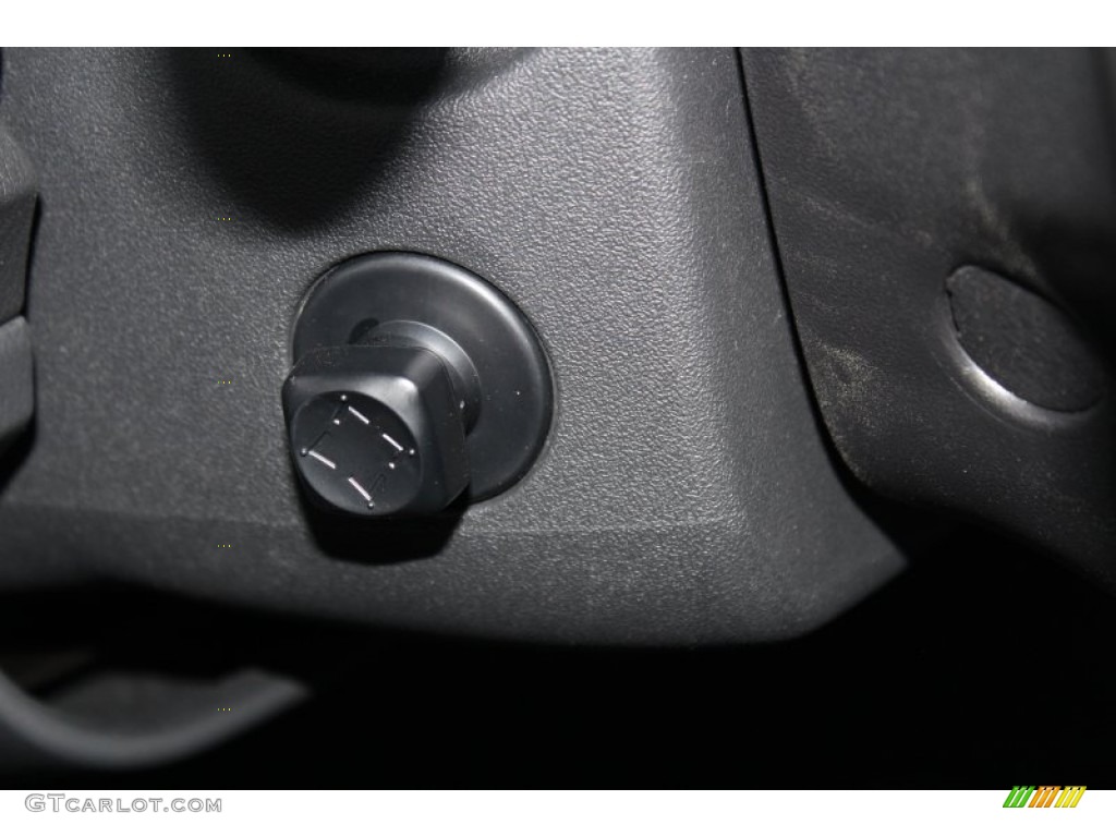 2013 Infiniti M 37 Sedan Controls Photo #82967752