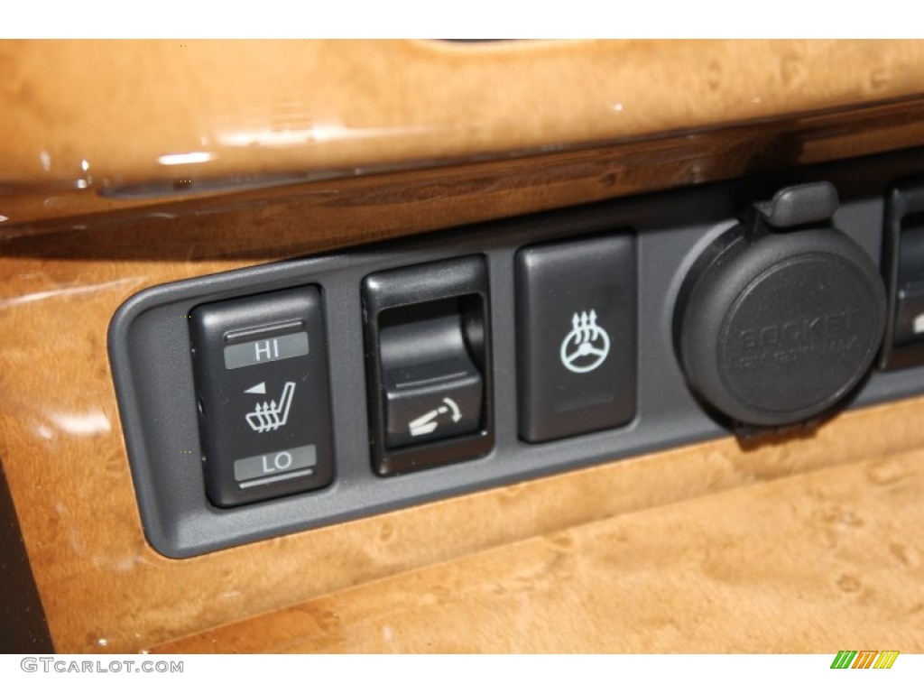 2013 Infiniti QX 56 4WD Controls Photo #82968580