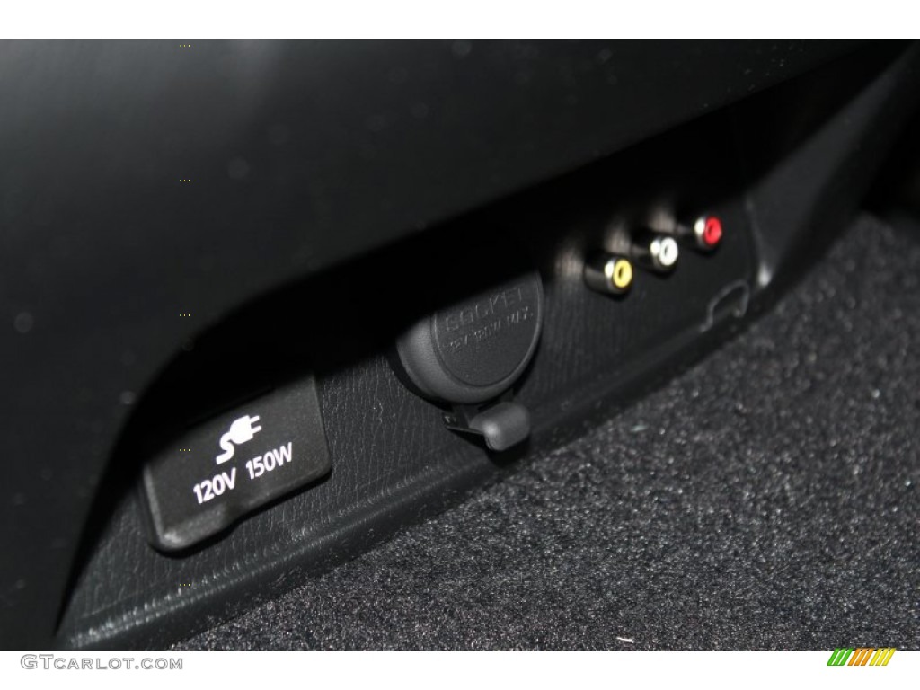 2013 Infiniti QX 56 4WD Controls Photo #82968646