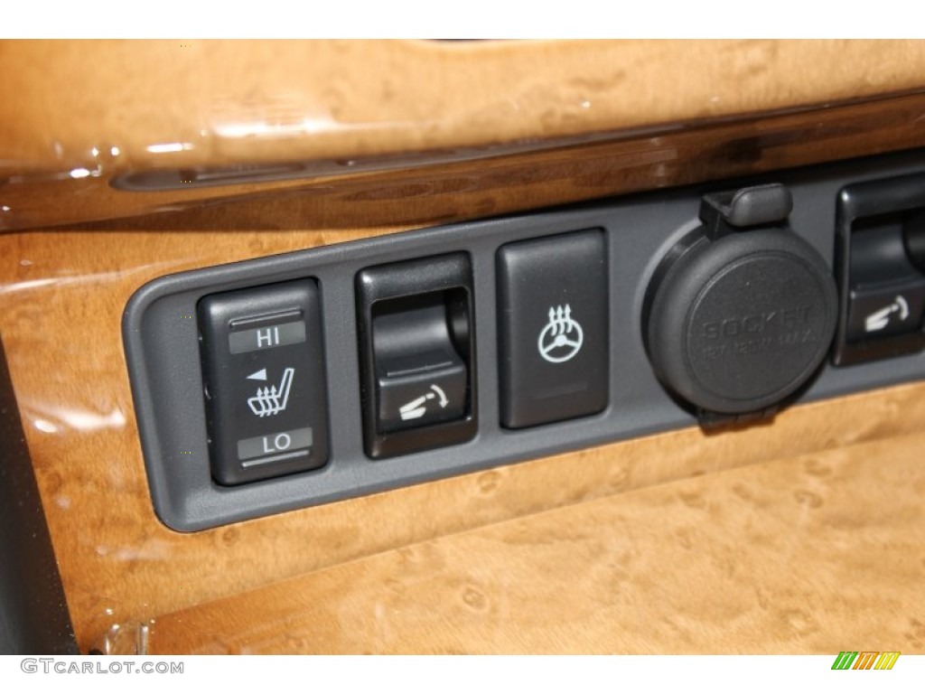 2013 Infiniti QX 56 4WD Controls Photo #82968920