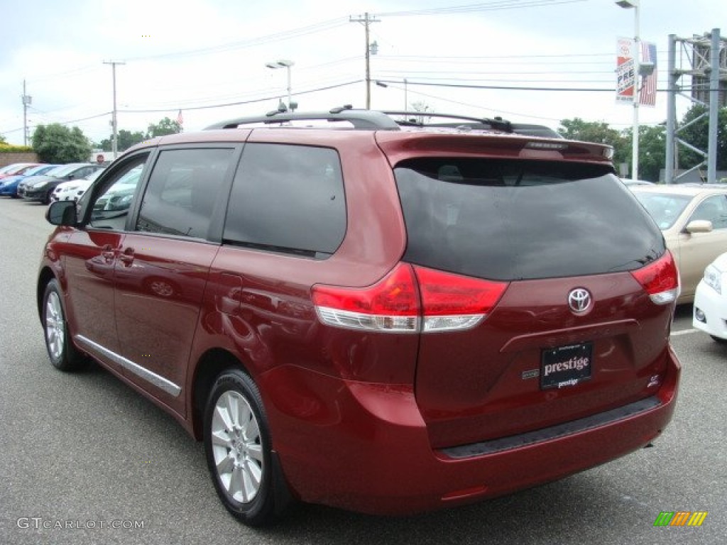 2011 Sienna LE AWD - Salsa Red Pearl / Light Gray photo #4